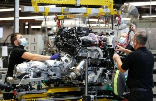 Pequeñas fábricas del Reino Unido dicen que la escasez de personal está aumentando la presión salarial por Reuters