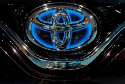 Toyota mówi, aby opracować alternatywne paliwa z innymi japońskimi producentami pojazdów przez Reuters