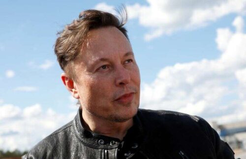 Tesla\’s Musk dice que la venta de acciones tiene un impacto \”más cercano a la maximización fiscal\” por Reuters
