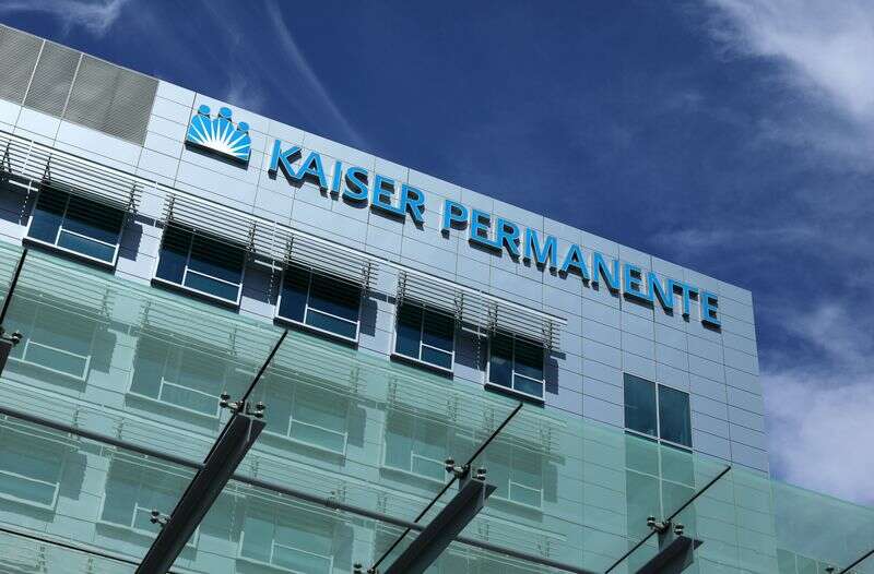 Kaiser Permanente evita huelga, llega a acuerdo con trabajadores de salud de EE.UU. Por Reuters