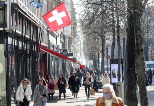 Swiss espera un crecimiento económico más lento como devoluciones de pandemia por Reuters