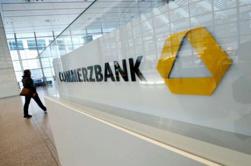 Commerzbank Q4 pesó por provisiones en la unidad polaca Mbank por Reuters
